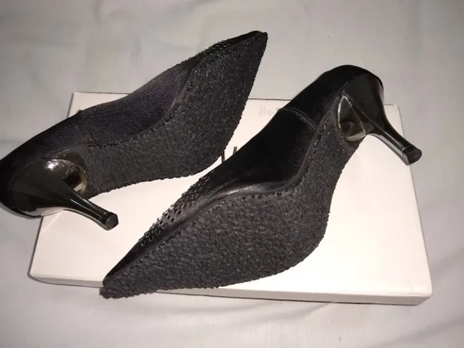 3 pares lindíssimos.Sapatos e sandálias lindas. Usadas uma vez. 