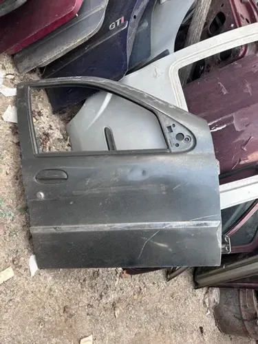 Porta dianteira  direita palio Chines com detalhe 