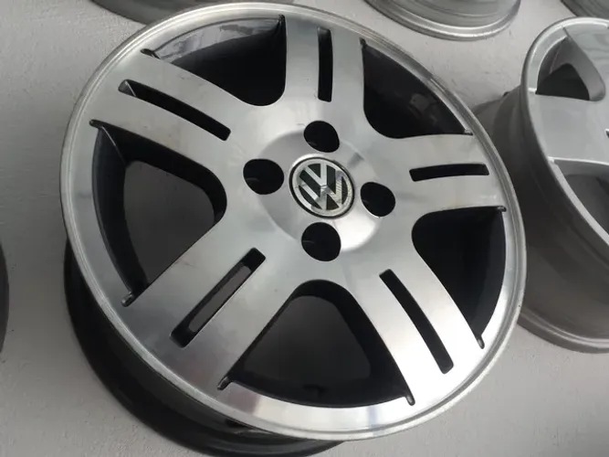 Roda aro 14 Vw Long Beach grafite com diamantado 4x100 jogo 