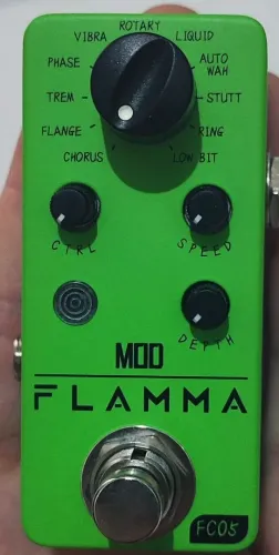 Pedal de 11 Modulações Flamma FC05