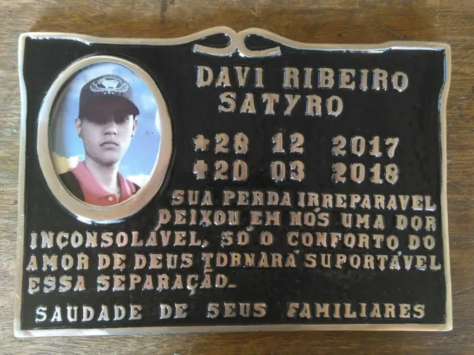 Placa fúnebre em alumínio 