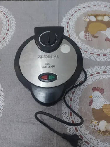 Waffle Maker, Mondial, Preto/Inox, 1200W, 220V - GW-01
