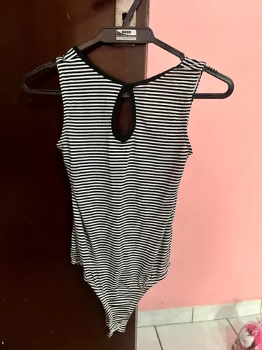 Body listrado M (novo)