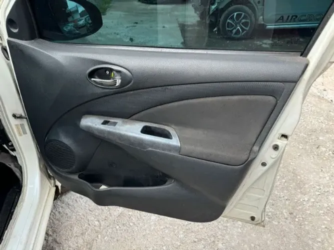 Forro de Porta Dianteiro Direito Ty Etios 2014/2015-Disponivel