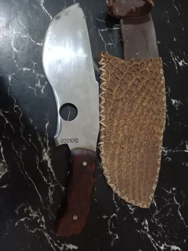 Faca de aço com bainha para camping e atividades ao ar livre