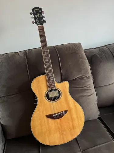 Violão Yamaha APX 600 bachata