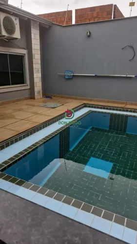 Venda de casa com Piscina no Residencial Abussafe em Londrina/PR