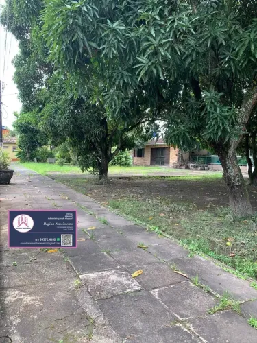 Oportunidade Única  Casa Espaçosa em Condomínio Privado