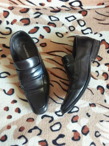 Sapato Brooksfield Couro n° 39 Usado