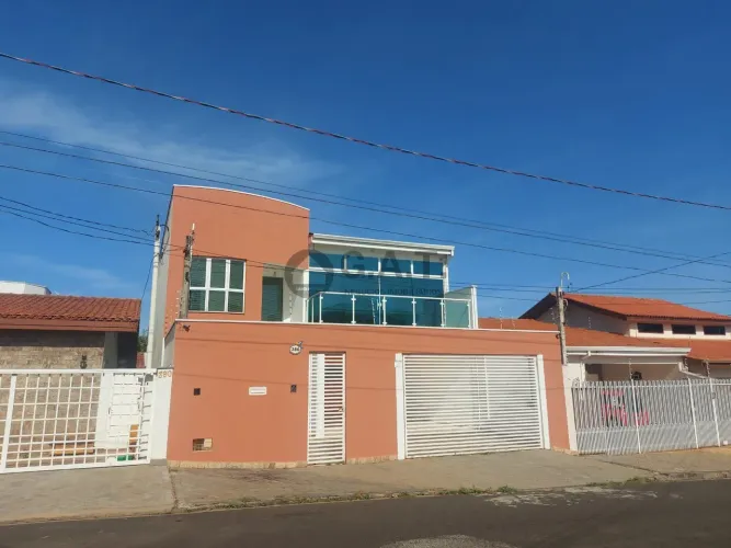 Casa para locação em Sorocaba-SP: 3 quartos, 1 suíte, 2 salas, 3 banheiros, 2 vagas, 280m²