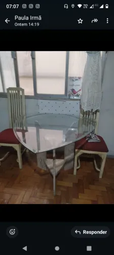 Linda Mesa de Jantar Mármore com tampo de vidro triangular com 3 cadeiras aceito cartão