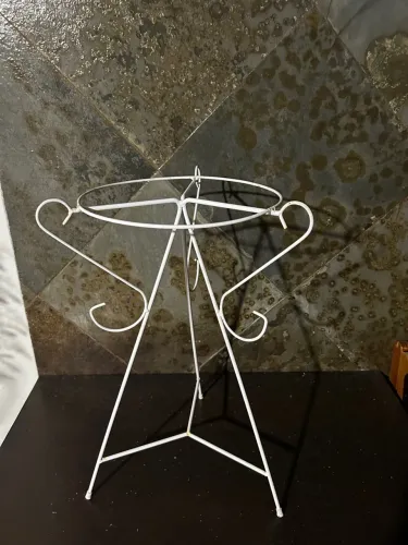Suporte para vaso de planta em metal branco