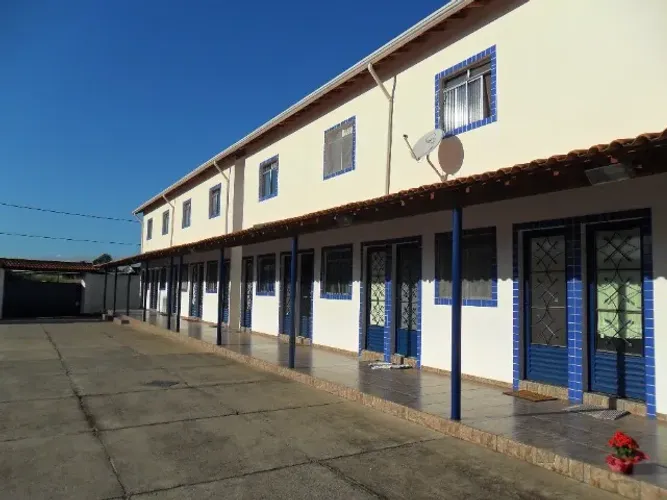 Kitnets no centro de Penedo.