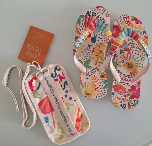 ORIGINAL! Kit Farm Alto Astral - Bolsinha Cafuné + Chinelo Havaianas da mesma estampa