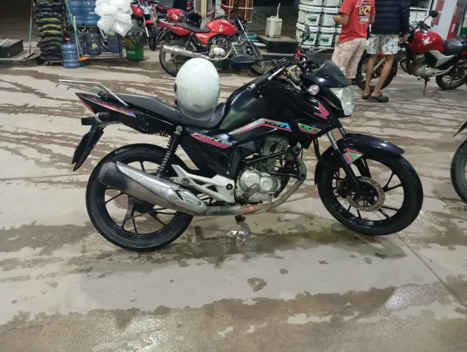 Troco em XRE 300 do ano 2016 pra  cima