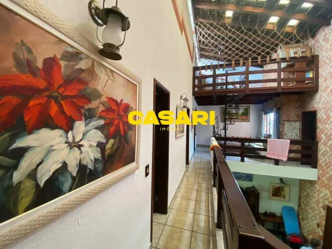 Sobrado com 4 dormitórios e 320 m² à venda ou para aluguel na Vila Euclides