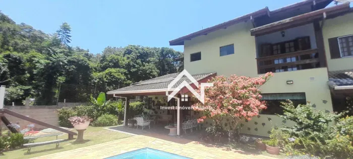 Casa à venda, 300 m² por R$ 3.600.000,00 - Condomínio Flamboyant - Atibaia/SP