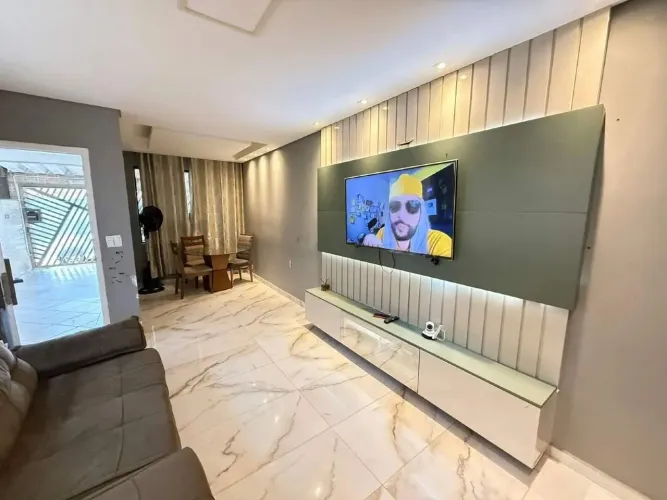 Casa 3 dormitórios Vila Valença em São Vicente