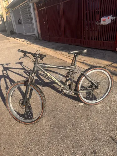 Bike astro defende Full MTB 