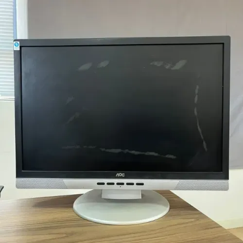 Monitor AOC 19 Polegadas Com Manchas