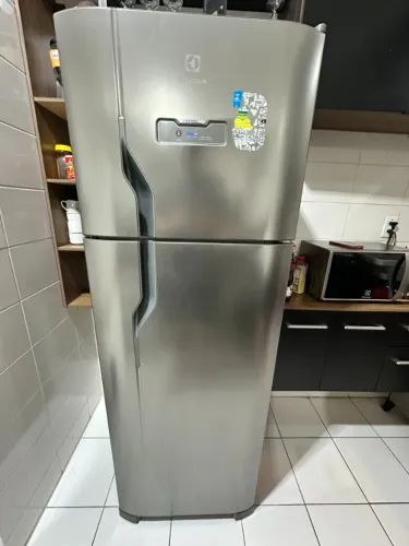 Geladeira/Refrigerador Frost Free Inox 310L Electrolux (TF39S) 127V