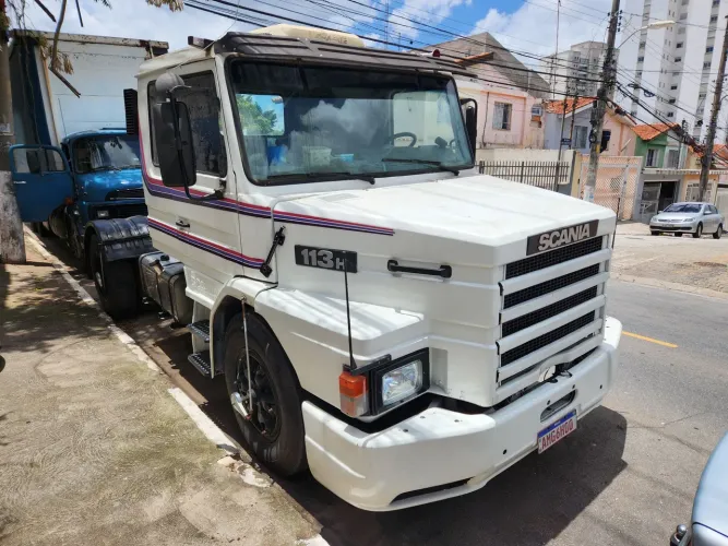 Caminhão Scania 113H<br>