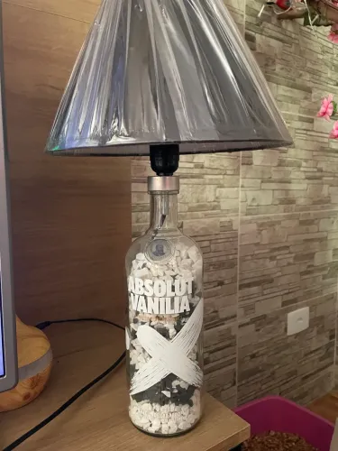 Abajur Garafa de Absolut Vanilia Obs Não acompanha Lâmpada
