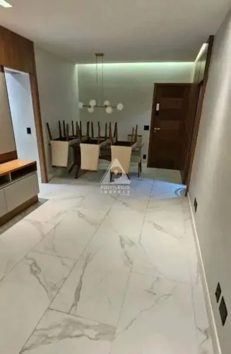 Apartamento frente a Copacabana, 3 dorms (1 suíte) + 3 vagas, 95 m² e mobiliado