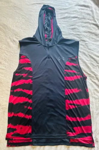 Regata Under Armour com Capuz Original Importada Tamanho GG