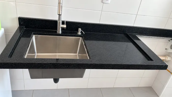 Bancada pia cozinha e bancada com tanque Sao Gabriel polido