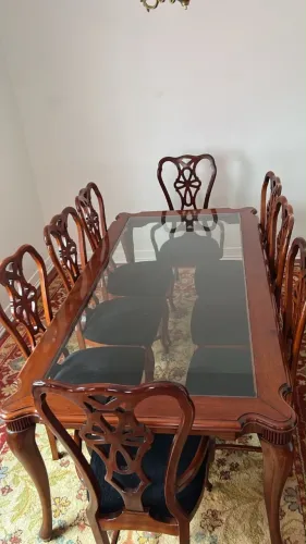 Mesa de jantar com 8 cadeiras