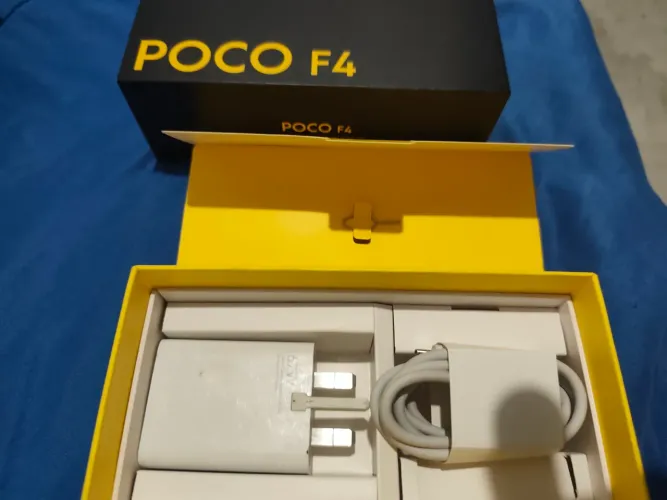 Carregador turbo Poço F4 120 novo , isso 1 mês / Caixa por 50,00 nova .