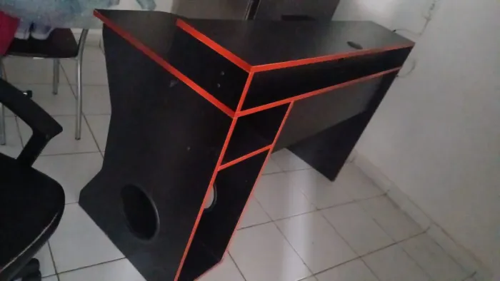 Mesa Gamer / Setup - Design Moderno e Robusto