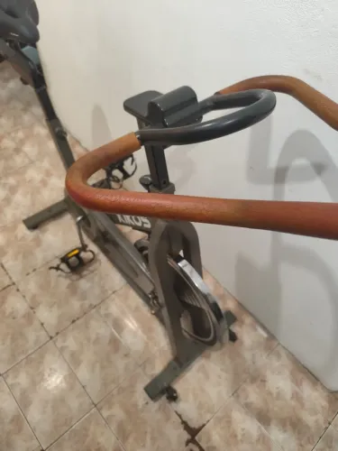 Bicicleta Ergométrica Spinning Kikos 16kg