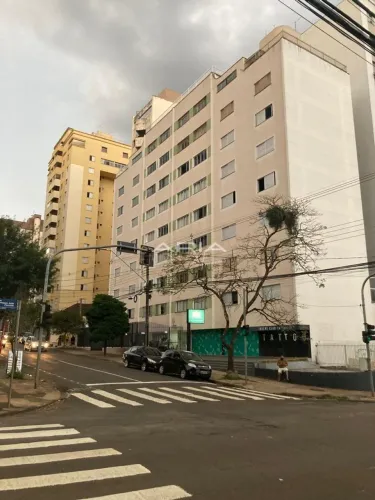 Apartamento à venda no Edifício Izaura, Centro de Londrina/PR