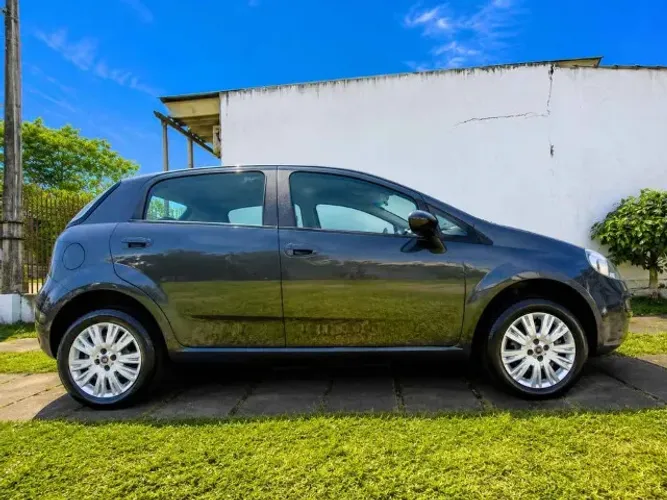 Fiat Punto Attractive 1.4 Fire Flex 8V 5P 2014