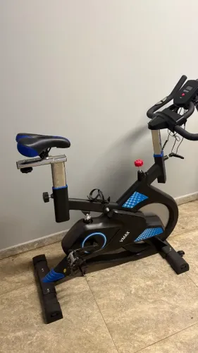 Bicicleta ergométrica com suporte para celular e tablet