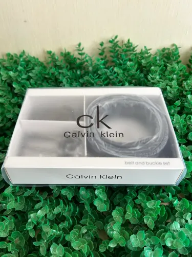 Cinto de couro Calvin Klein duas opções de fivela