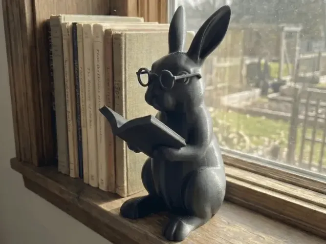 coelho leitor - estatueta de coelho intelectual
