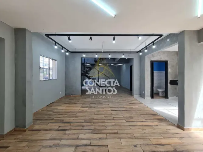 Aluga-se Casa Comercial Triplex em Santos