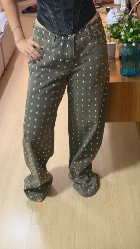 Calça Jeans Tachinhas Shein
