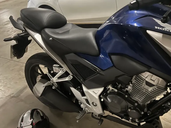 Honda CB300 ABS banco conforto