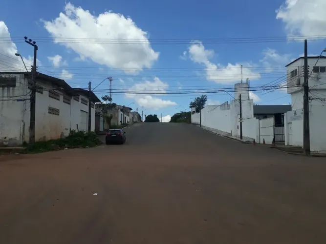 Galpão a Alguns Metros da Avenida dos Africanos!