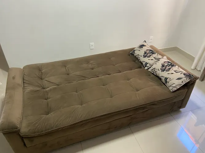  Sofá Cama 2,10 m - Confortável e Excelente Estado