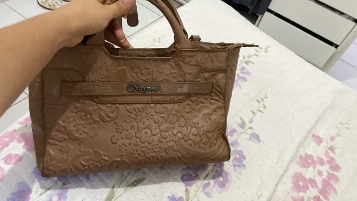 Vendo essa bolsa usada mas em perfeito estado