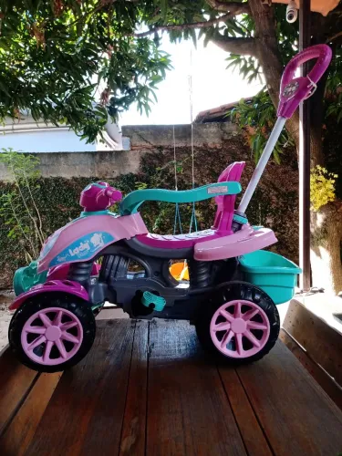 Triciclo de criança Seminovo