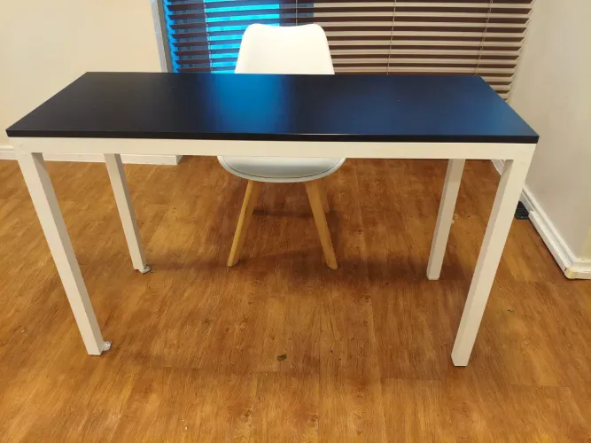 MESA CONSULTÓRIO/ ESCRITÓRIO COM CADEIRA