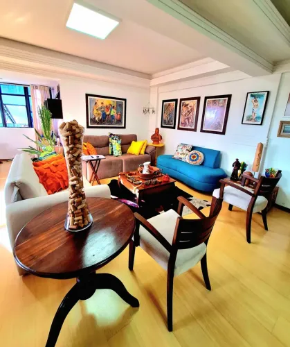 Espaçoso apartamento perto do Midway