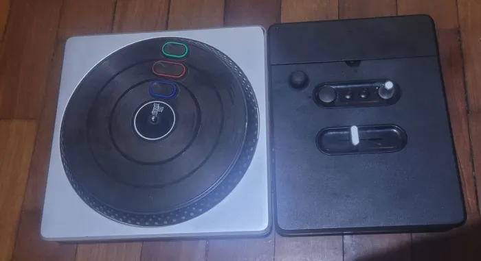 Dj hero nintendo wii leia a descrição