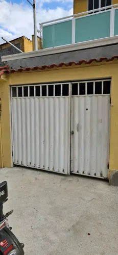 Portão de Garagem Branco em Ferro
